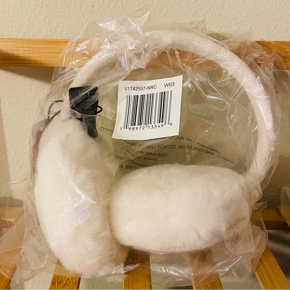 NEW…Vince Camuto Faux Fur Cable Knit Ear Muffs - Picture 3 of 3